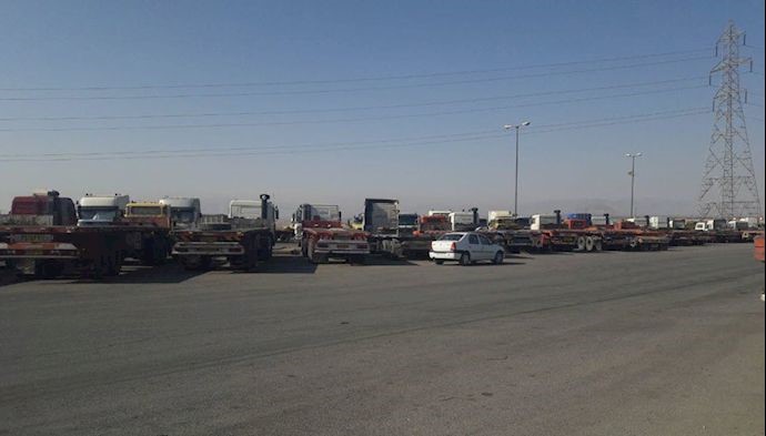 Truck drivers protest in Mobarakeh In Isfehan