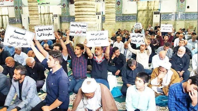 Behbahan – Youths protesting on Friday & demanding jobs