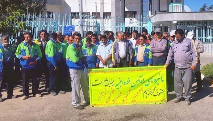 Protesting rail workers on strike in Iran