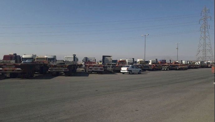Truck drivers protest in Mobarakeh, a suburb of Isfahan