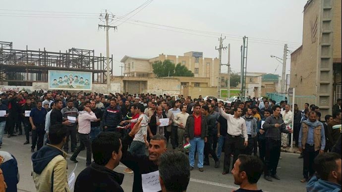 The 15th day of protests by the workers of Haft Tapeh Sugar Mill