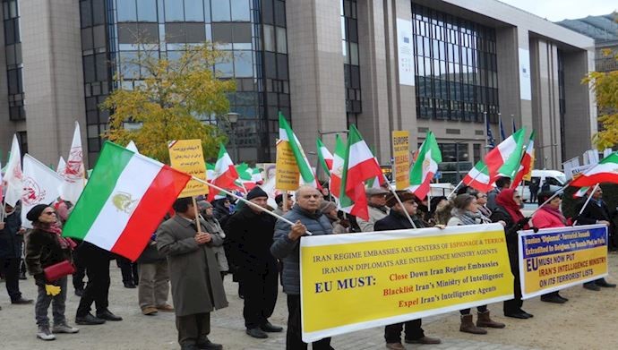 Iranians demonstrating outside the European Union headquarters in Brussels
