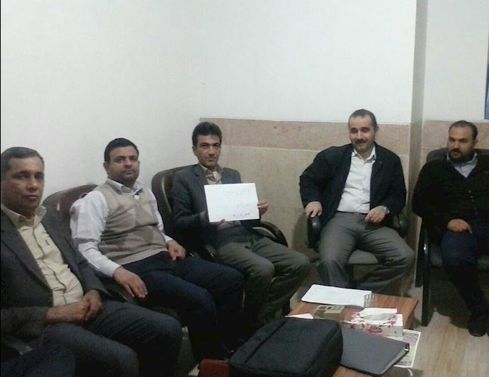 Teachers Sit - Yazd