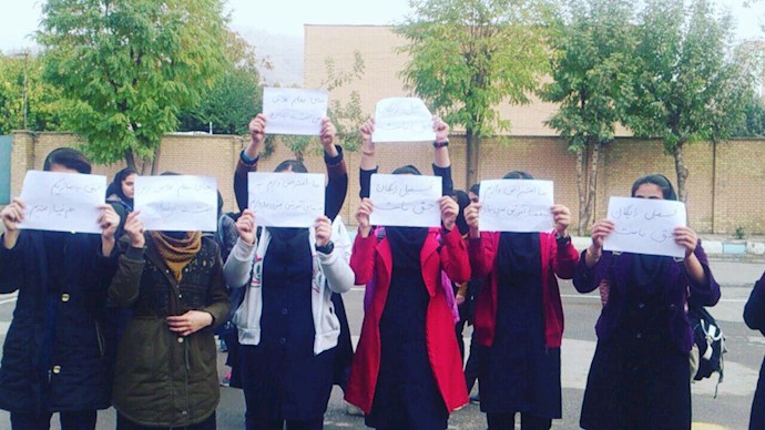 Marivan, Esmat high school female students suppport their teachers strike