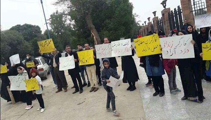 Ahvaz – Families of arrested National Steel Group workers protesting for their release