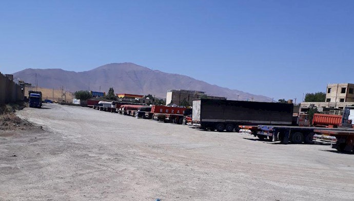 Kangavar Truck drivers continuing their strike for the third consecutive day