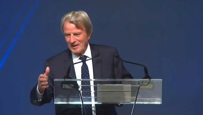 Former French foreign minister Bernard Kouchner