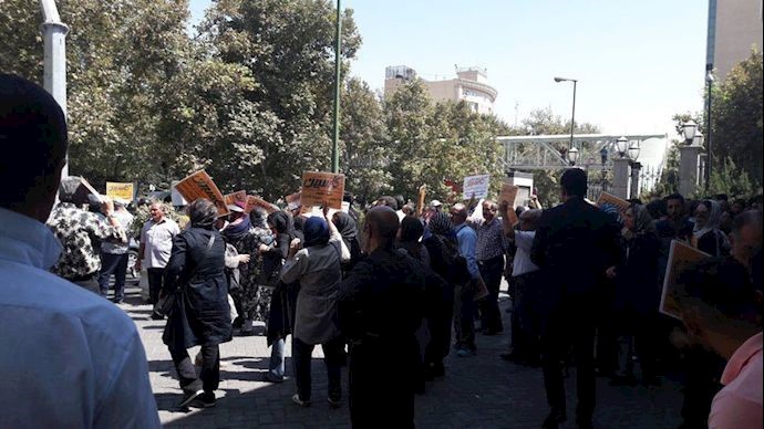 Protest held by clients of credit firms robbed of their savings – Tehran, Iran