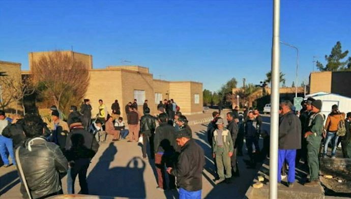 Workers rallying at the Chadormalu industrial complex of Yazd Province central Iran – December 21, 2019
