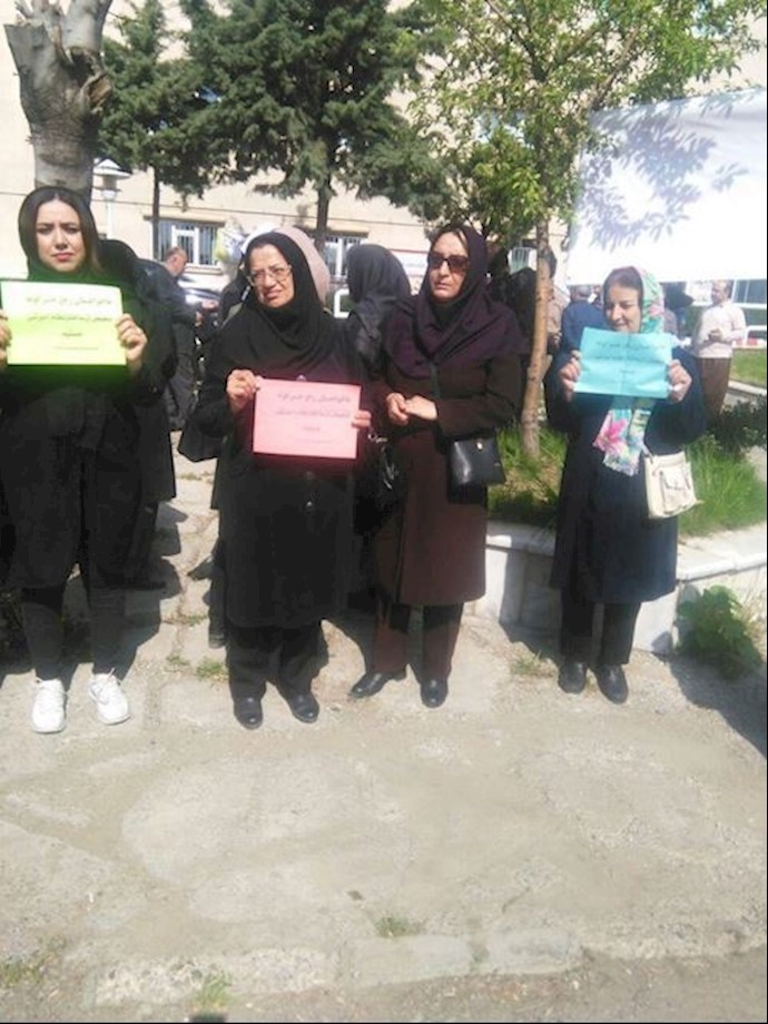 Sanandaj: More images of teachers holding a nationwide protest rally
