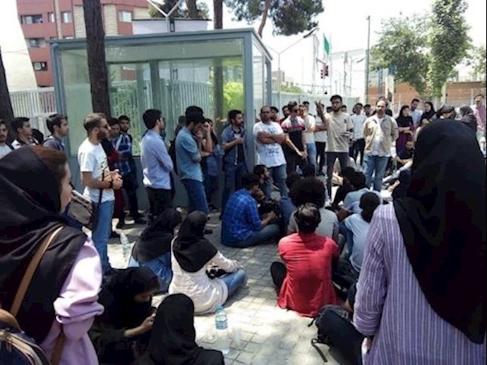 Science and Industry students stage a sit-in – Tehran, Iran