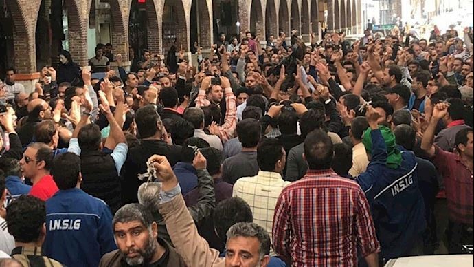Steel workers holding a protest rally in Ahvaz, southwest Iran (File Photo)