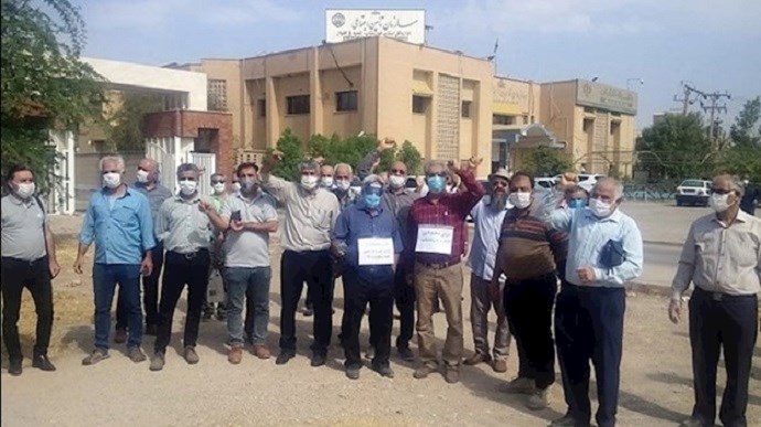 Ahvaz municipal workers hold a protest gathering—October 1, 2020
