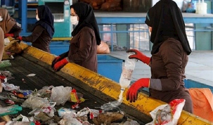 Women work as garbage collectors and sorters in Ahwaz