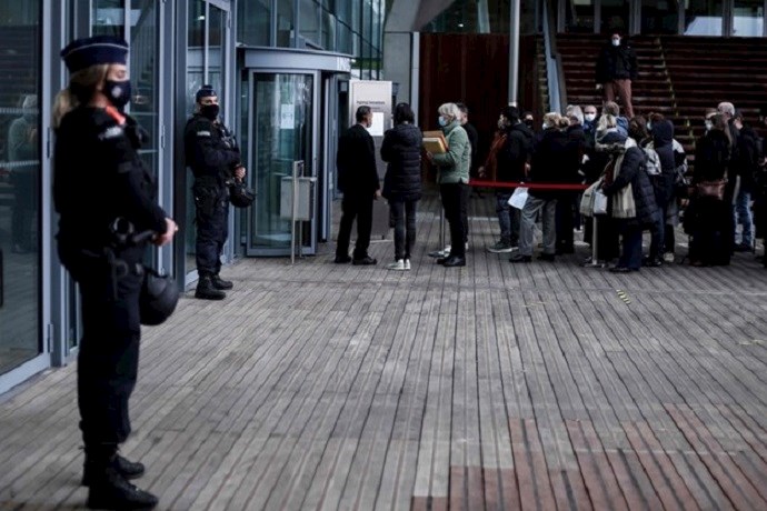 Strict security measures at the Vlinder Justice Palace of Antwerpen on the day Assadollah Assadi’s trial begins. 