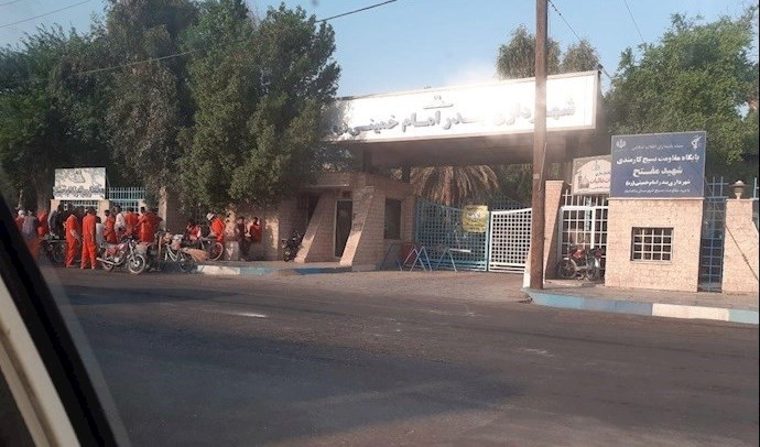 Municipality workers protesting in Sarbandar, Khuzestan province, southwest Iran—September 6, 2020