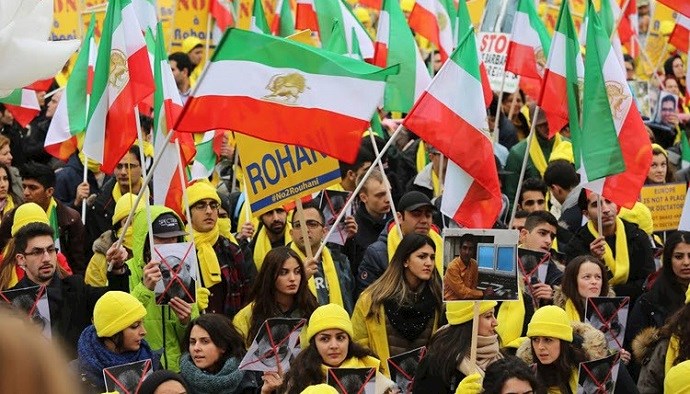 An MEK, demonstration in Paris in 2017. Many young Iranians are among its supporters. 
